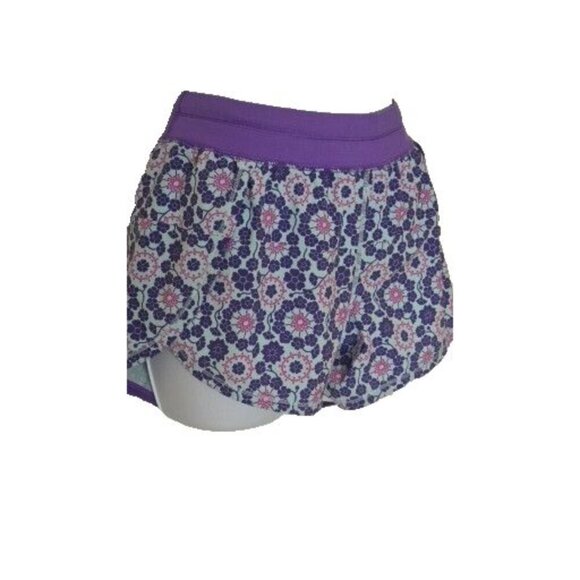 Lululemon Women Run Breeze By Short Twiggy Printed multicolor Floral size 10 - Picture 2 of 8